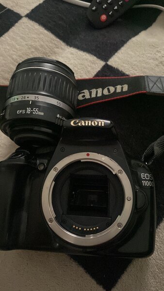 Vand aparat foto Canon EOS 1100 D